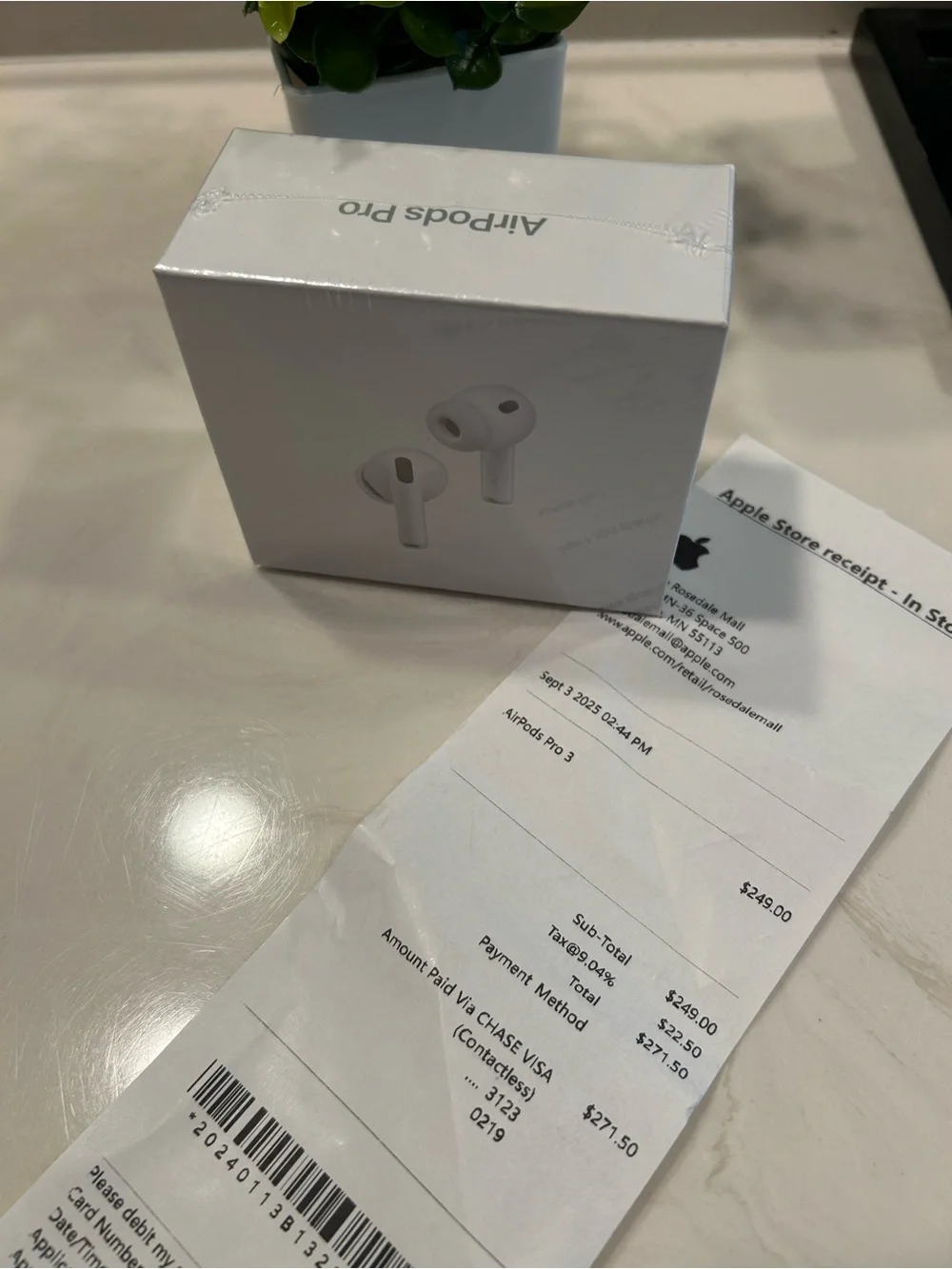 Apple AirPods Pro 3 Earbuds in White - Wireless Noise-Cancelling